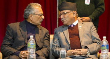 प्रचण्ड र आफ्नाे फाेटाे राख्दै बाबुरामले भने- गाेरखाबाट उहाँकाे उम्मेदवारीकाे ठूलो सांकेतिक महत्व छ