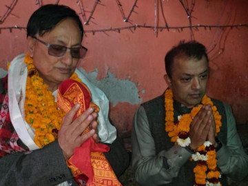 सर्लाहीमा चुनाव प्रचारमा व्यस्त गगन थापा, नेता कार्यकतासँग भेटघाट