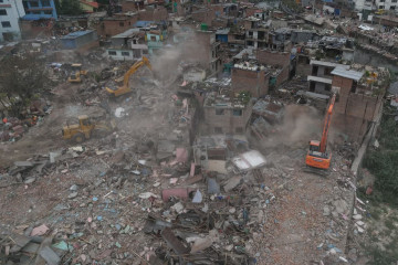 गैरीगाउँको सुकुम्बासी बस्तीमा डोजर, ड्रोनबाट यस्तो देखियो (तस्वीरहरू)