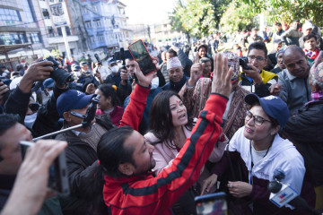 जेन–जी आन्दोलनका घाइतेको अगाडि राजा चाहियो भन्दै नारा लगाएपछि...