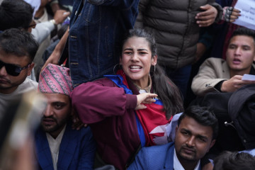 सर्वपक्षीय सरकारको माग राखेर माइतीघरमा उत्रिए जेन–जी (भिडियो)