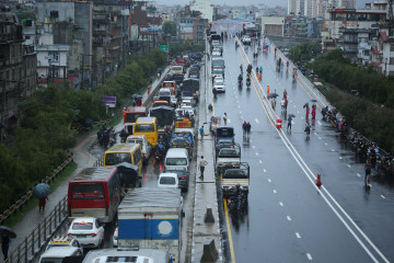 इन्धनको मूल्यवृद्धिले यातायात व्यवसायी मारमा, भाडा समायोजन गर्न माग