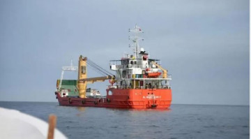 हाेर्मुजबाट गुज्रिरहेका ट्यांकरमा इरानले आक्रमण गरेकाे बेलायतकाे दाबी