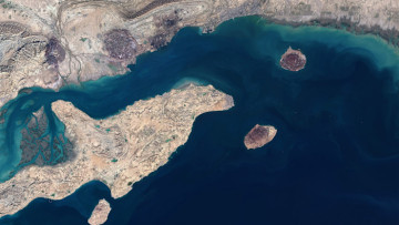 ट्रम्पले ऊर्जा क्षेत्रमा आक्रमण गरे स्टेट अफ होर्मुज पुरै बन्द गर्ने इरानकाे चेतावनी