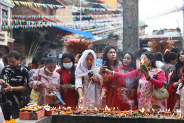 श्रीकृष्ण जन्माष्टमी: पाटनको कृष्ण मन्दिरमा श्रद्धालुहरूको घुइँचो (तस्वीरहरू)