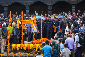 जेन–जी आन्दोलनमा ज्यान गुमाएका प्रहरीहरूको अन्त्येष्टिमा जे देखियो...