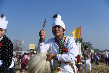 टुँडिखेलमा यसरी मनाए किराँत समुदायले साकेला उँधौली पर्व (तस्वीरहरू)