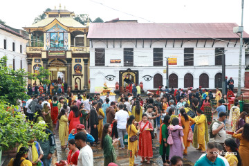 साउनको पहिलो सोमबार, पशुपतिनाथमा बिहानैदेखि दर्शनार्थीको घुइँचो