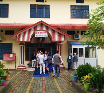 विपक्षीले बहिष्कार गरेपछि सुदूरपश्चिम प्रदेशसभा बैठक फेरि स्थगित 
