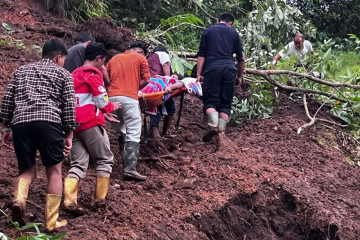 कोशीका मन्त्री भन्छन्– सडकमा शव राखेर बसेका छौँ, कतै लैजाने बाटो छैन