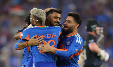 भारतले दियाे न्युजिल्यान्डलाई २५६ रनको विशाल लक्ष्य