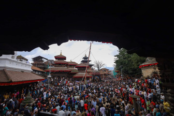 काठमाडौं उपत्यकामा इन्द्रजात्रा सुरू (तस्वीरहरू)