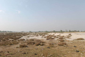 बाढीपहिरोले बगरमा परिणत हुँदै कृषियोग्य जमिन