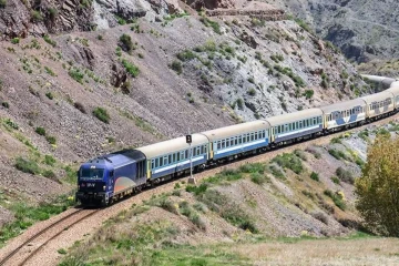 रेलवेमा हमला गर्ने इजरायलको धम्कीपछि इरानमा भागदौड