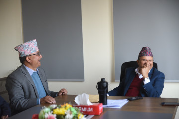 एमालेमा दुई कार्यकालको प्रावधान पुन: स्थापना गर्न ईश्वर पोखरेलको माग