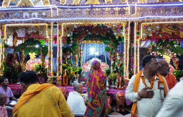 मिथिलाञ्चलमा झुला उत्सवको रौनक, मन्दिरहरूमा श्रद्धालुको भिड (तस्वीरहरू)