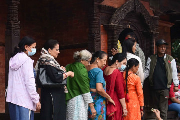 कागे अष्टमीको दिन मात्रै खुल्ने कागेश्वर महादेव मन्दिरमा घुइँचो (तस्वीरहरू)