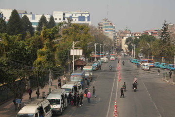 सार्वजनिक सवारीसाधनकाे भाडा बढाउन यातायात व्यवसायीकाे माग