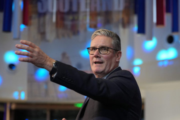 बेलायती सांसदमाथि चीनले लगाएको प्रतिबन्ध फुकुवा गरेको प्रधानमन्त्री स्टार्मरको दाबी