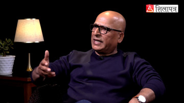 'जडता र प्रियतावादमा अल्झियो राजनीति' (अन्तर्वार्ता) 