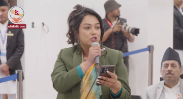 उपसभामुखमा सरस्वतीलाई अघि सार्न खोजेपछि समिति बैठक छोडेर पार्टी बैठकतिर लागिन् खुश्बु