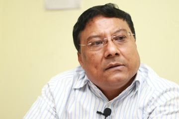पत्रकार किशोर श्रेष्ठलाई पक्राउ गर्न खोजिएको भन्दै पत्रकार महासंघको निन्दा