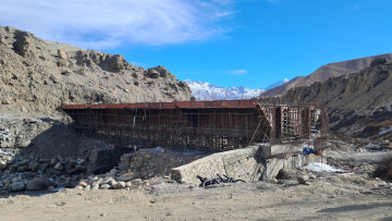 कोरला नाका जोड्ने घमी खोला पुल अन्तिम चरणमा