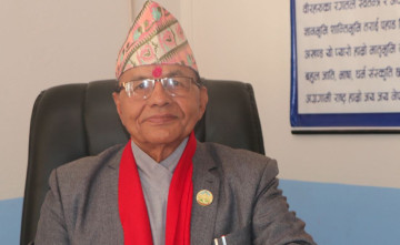 आचार्य लुम्बिनीको मुख्यमन्त्री बनेपछि गिरीले दिए एमाले संसदीय दलको नेताबाट राजीनामा