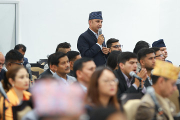 मनिष झाको चेतावनी- प्रश्नको अस्तित्व नभए जनता आफैँ सदनमा छिर्छन्