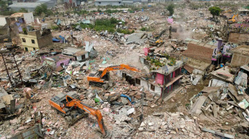 काठमाडौंका नदीकिनारका सुकुम्बासी बस्तीमा शुक्रबार बिहानैदेखि डाेजर चल्ने, खाली गर्न आग्रह