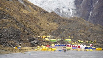 पदमार्गका लागि अन्नपूर्ण आधार शिविरमा पर्यटकको चहलपहल, दसैँ–तिहार बिदामा अझै बढ्ने अपेक्षा