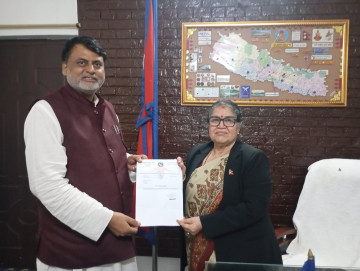 एक महिना नपुग्दै कसरी ढल्यो सोनल सरकार ?