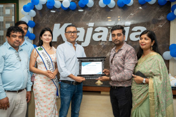 मोरङको कञ्चनबारीमा कजारिया रमेश टायल्सको नयाँ शोरुम सञ्चालनमा