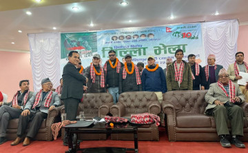 नेकपा बहुमतका ललितपुर इन्चार्जसहित १५ नेताहरू कांग्रेसमा प्रवेश