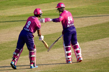 उद्घाटन खेलमै आशिफले पूरा गरे अर्धशतक