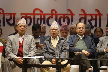 नेकपा एस बैठक :  एकताको पक्षमा दुईतिहाइ हुँदा पनि झलनाथ–घनश्यामको विरोध