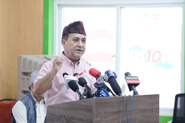 सर्वोच्चले निस्सा दिएसँगै कांग्रेस फुट्ने सम्भावना सकियो, इतरको भेलापछि फेरि संवाद हुनेछ : विश्वप्रकाश शर्मा
