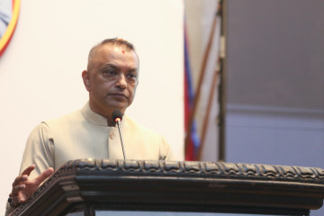 कांग्रेसले भ्रष्टाचारमा मुछिएका व्यक्तिको नाता र नेता हेर्दैन : गगन थापा