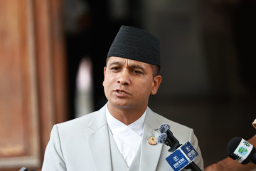 रवि लामिछानेलाई एमालेको प्रश्न– प्रधानमन्त्रीको अभिव्यक्ति र तपाईंको भारत भ्रमणबीच तादम्यता थियो ?