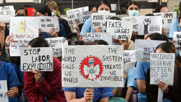 एक हप्तादेखि आन्दोलित मणिपाल र जीएमसी अस्पतालका नर्सहरू (तस्वीरहरू)