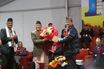 केपी ओलीले खाए एमाले अध्यक्षको शपथ