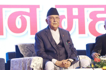 फेसबुकलाई ओलीको चेतावनी– भोकै बसेर नाकाबन्दी सहेका हाैँ, नेपाललाई नहेप्नू