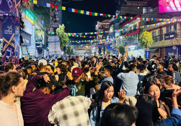 नयाँ वर्षमा मस्त झुम्यो पोखरा