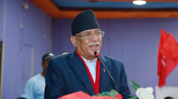 सत्तासँग दुईबुँदे सहमतिले माओवादीभित्रै खैलाबैला, प्रचण्डको निर्णय किन विवादमा ?
