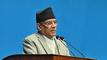 ओलीलाई प्रचण्डले भने- यती, ओम्नी र गिरीबन्धुका पुराना सुमधुर सम्झनाबाट ब्युँझिए हुन्छ