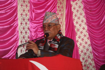 सम्पूर्ण शक्तिका साथ पार्टीलाई आफ्नो वर्गतिर फर्काउँदै छुः प्रचण्ड  
