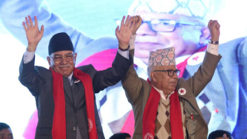 एकतापछि पहिलोपटक पेरिस डाँडा पुगे माधव नेपाल, प्रचण्डसहितका नेतासँग गर्दै छन् छलफल