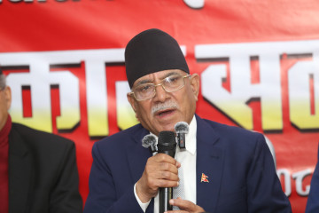 प्रचण्डले भने- नेकपाले कुनै पनि राजनीतिक दलसँग समीकरण गर्दैन