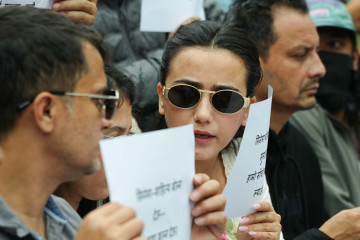 अभिव्यक्ति स्वतन्त्रता संरक्षणकाे माग गर्दै चलचित्रकर्मीहरू विरोधमा (तस्वीरहरू)