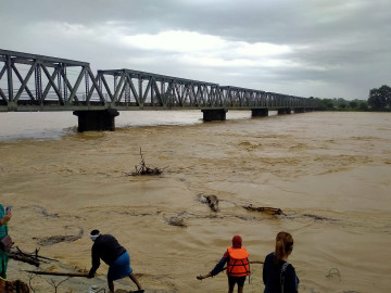 अविरल वर्षाले दाङमा तीन हजारभन्दा बढी घर डुबानमा